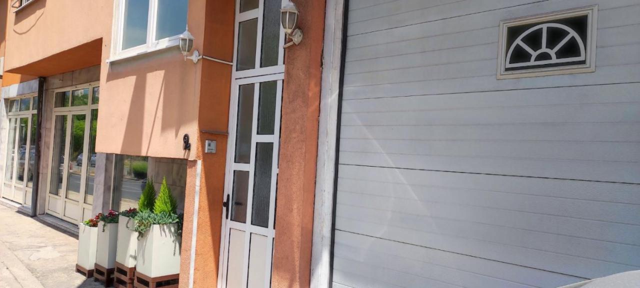 Villa Monera Apartments & Rooms & Free Garage Mostar Exterior photo