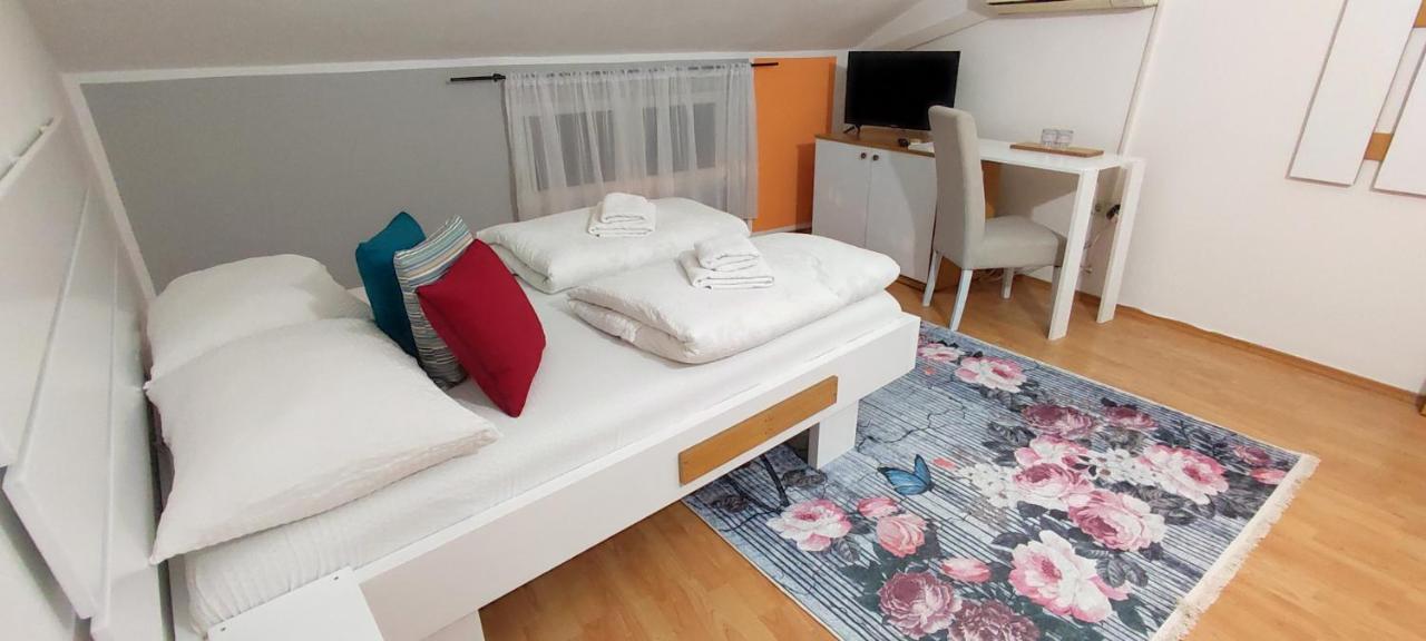 Villa Monera Apartments & Rooms & Free Garage Mostar Exterior photo