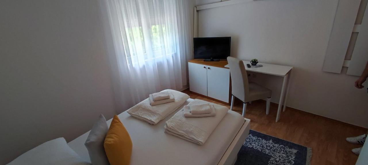 Villa Monera Apartments & Rooms & Free Garage Mostar Exterior photo