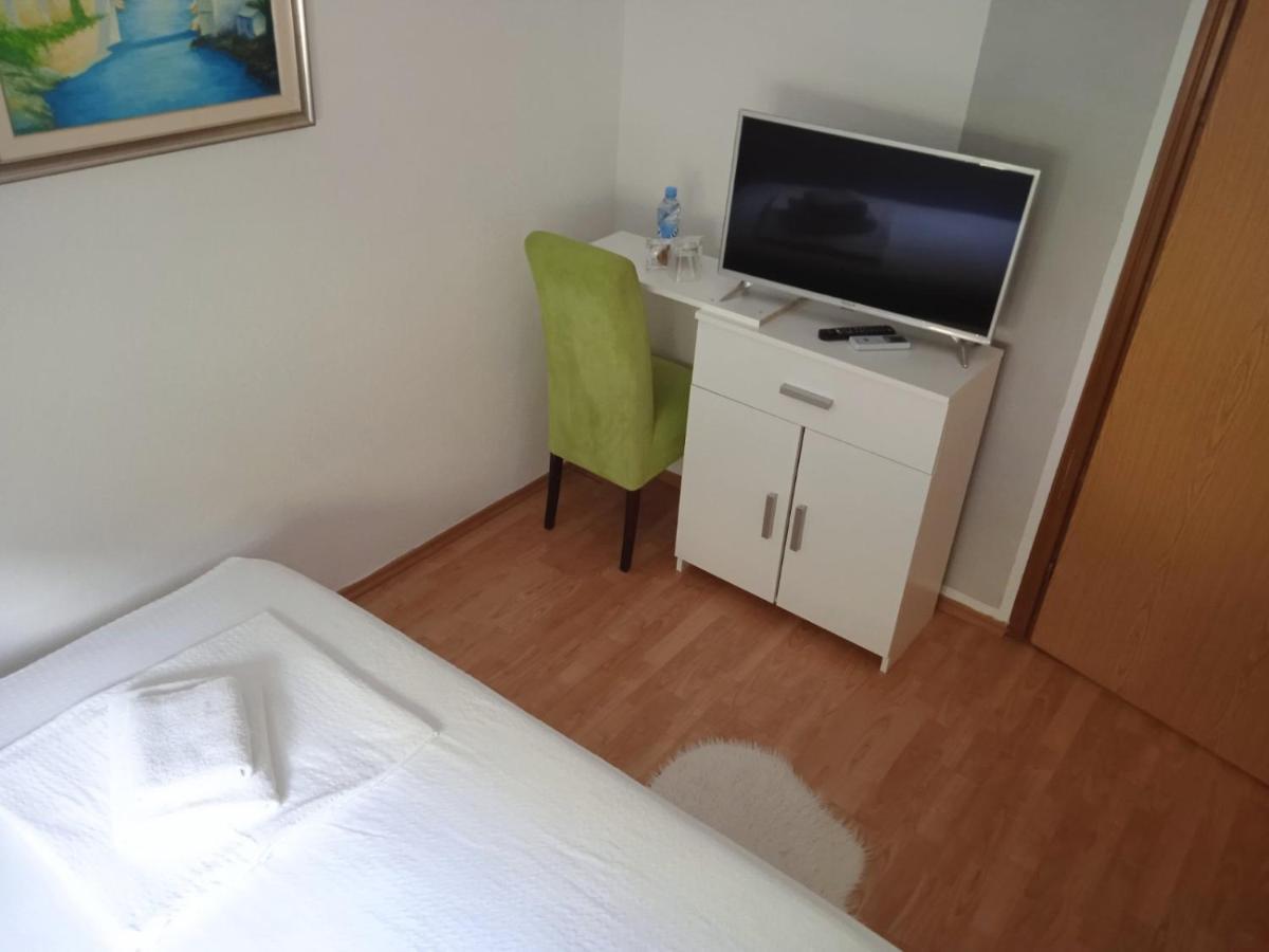 Villa Monera Apartments & Rooms & Free Garage Mostar Exterior photo