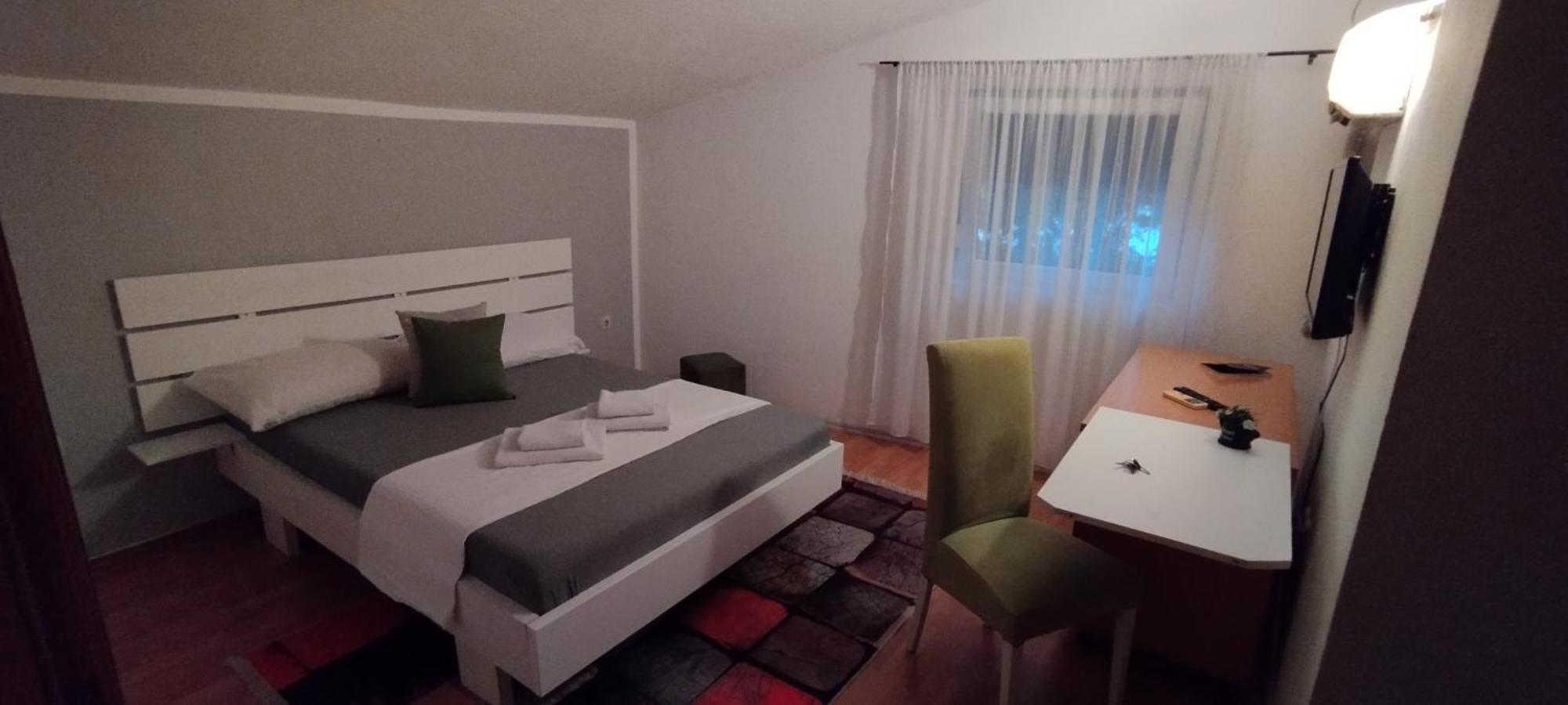 Villa Monera Apartments & Rooms & Free Garage Mostar Exterior photo